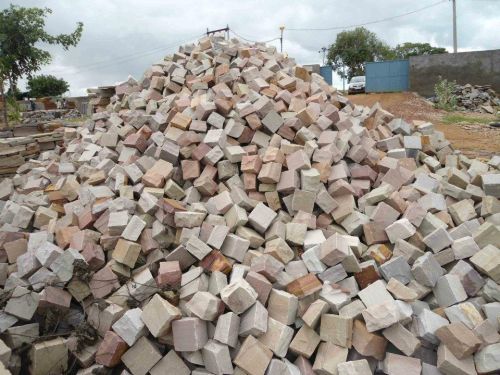 LIME Non Polished Cobble Stone Mosaics, For Floor, Etc., Shape : Oval, Sqaure, Etc..