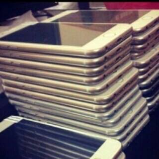 Iphone, Thickness : 6.9 mm, Packaging Type : Black, Silver, Gold