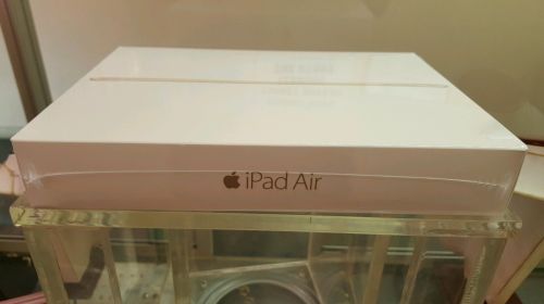 NIB Apple iPad Air 2 64GB, Wi-Fi, 9.7in Inbox