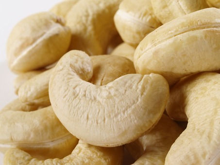 Raw Cashew Nuts, Packaging Type : Pouch, Pp Bag