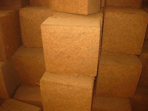 Coconut Pith Blocks, Packaging Type : Brown