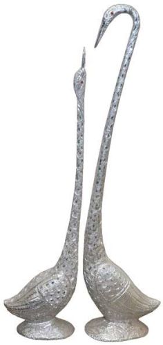 Polished Metal Swan Couple Statue, For Home, Hotel, Feature : Great Designs, Perfect Shape, Stylish