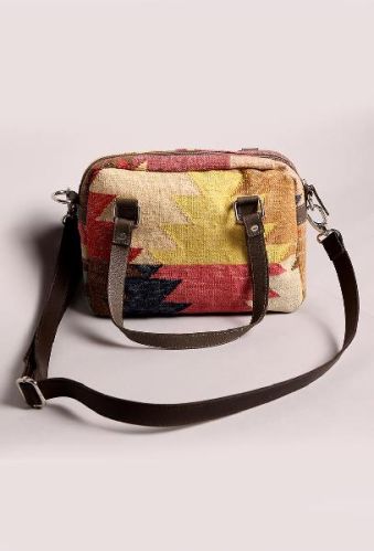 Avi Hand-woven Punja Dhurrie Bag, Feature : Handwoven