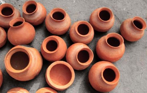 EARTHEN POTS