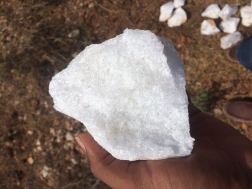 Quartz Lumps, Grade : Industrial Grade