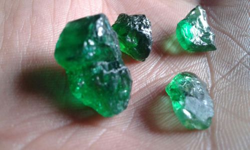 Coloured and Pure Diamonds, Gemstone Size : varities