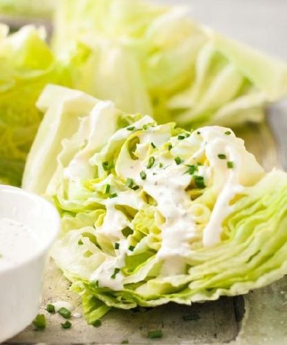 Fresh Iceberg Lettuce, Color : Sea Green To Lime Green