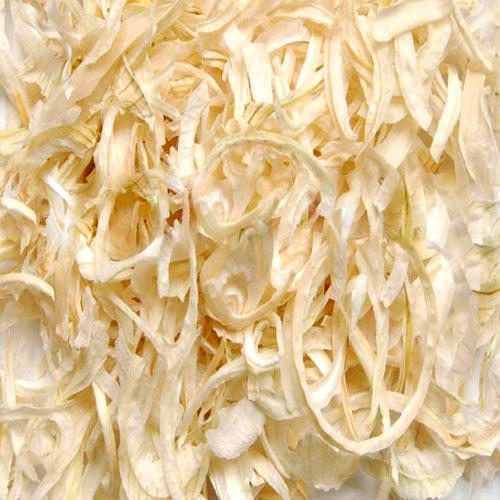 Dehydrated onion flakes