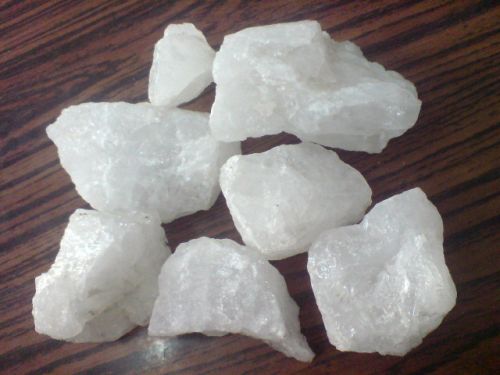 Quartz Lumps, Grade : Industrial Grade