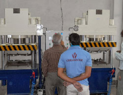 Hydraulic Crockery Moulding Press