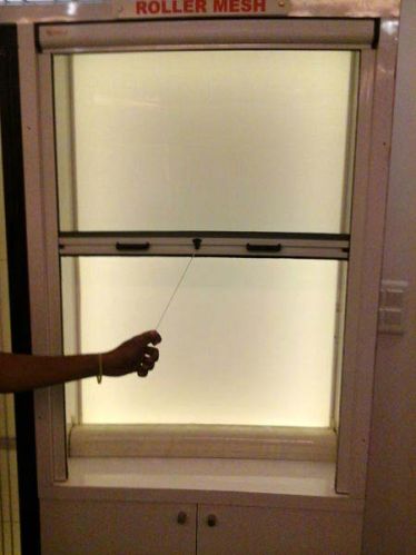 Roller Mesh Insect Screen System, For Door, Window, Size : 72x32inch, 74x34inch