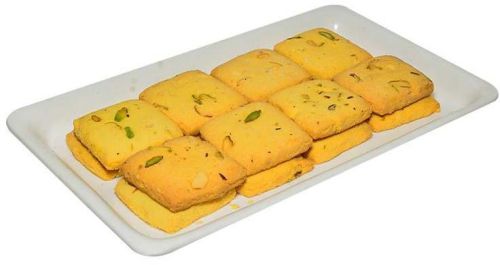 Spl Pista Nankhatai, Color : Yellow