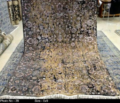 Handknotted Carpet