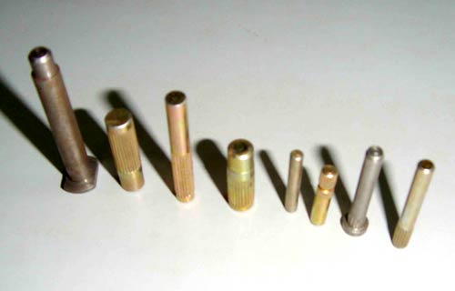 Metal Pins (02)