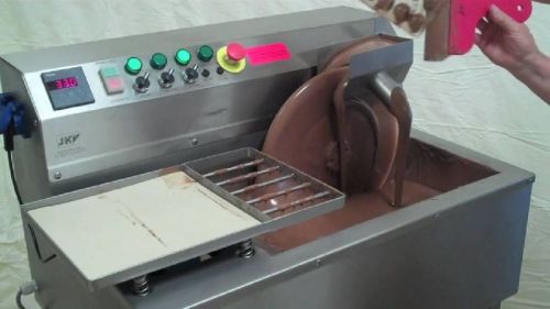 Chocolate Enrobing Machine