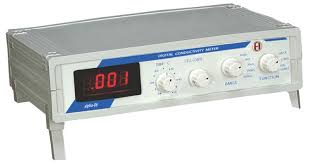 Digital conductivity meter