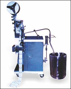 Machine For Packing Liquid