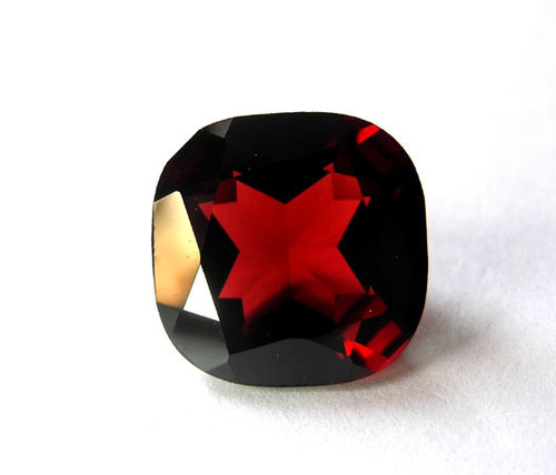 Natural Garnet Gemstone, Gemstone Color : Red