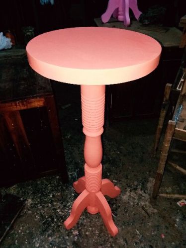 Solid Wood Coral Pedestal Round Accent Table