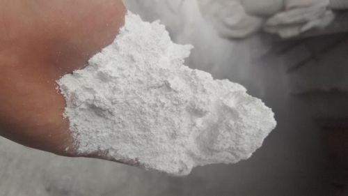 Calcium carbonate powder, Melting Point : 825 °C