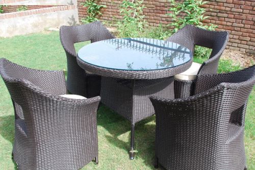 BERKSHIRE ROUND OUTDOOR DINING SET