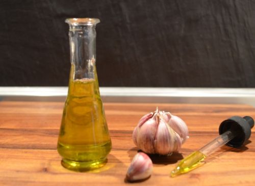 Garlic Oil, Color : Reddish Orange, Yellow, Packaging Type : Drum, HDPE Bottle, Carbouy for Pharma