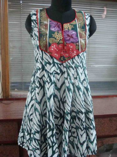 Ladies Tunic With Yoke - 001, Size : 36-42