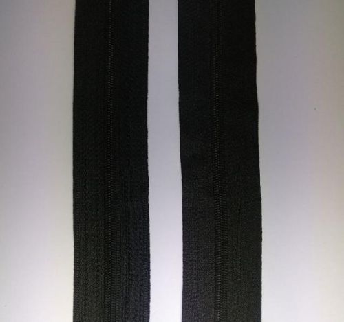 Plain Polyester CFC Zippers (#3), Length : 200 Yards