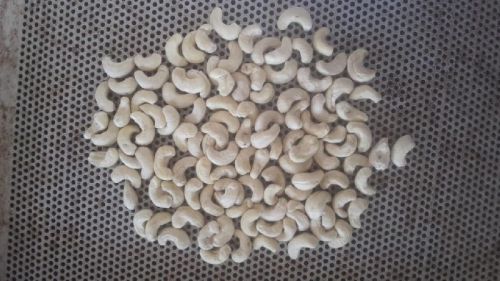 Natural Cashew Kernel W450, For Eatable, Packaging Type : Tinned Can