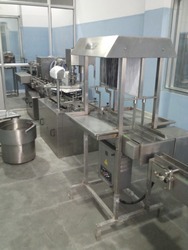 Full Automatic Liquid Filling Machine