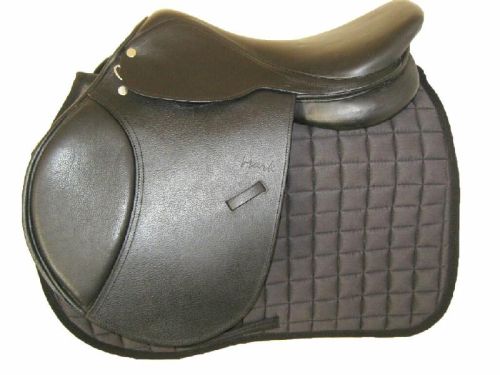 Close Contact Jumping Saddle