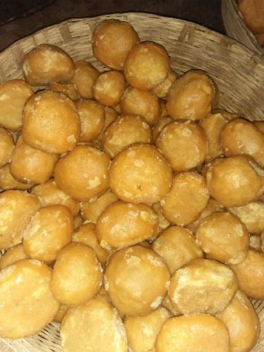 Madhu Hand Made ORGANIC ROUND SHAPE JAGGERY, Primary Ingredient : Sugercane