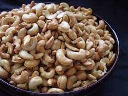 Cashew nuts, Packaging Type : Vacuum-sealed
