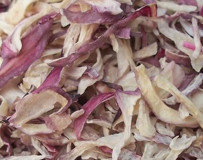 Dehydrated red onion flakes 8 to 15 mm