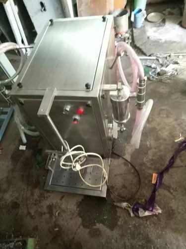 Semi Automatic Liquid Filling Machine