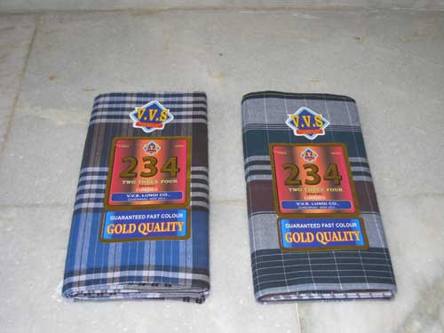 Checked Gold Quality Lungi, Technics : Machine Made