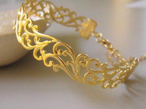 Ladies Gold Bracelet