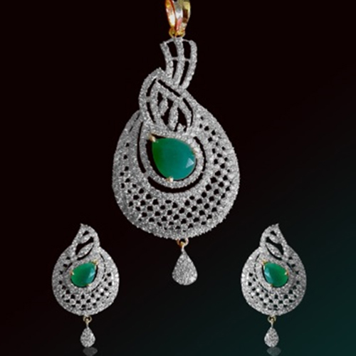 PENDANT SET - IMITATION & DIAMOND JEWELLERY