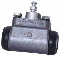 Bajaj GC-1000 3 Wheeler Right Wheel Cylinder