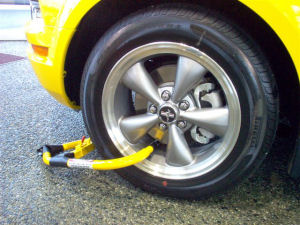 Car Wheel Locker