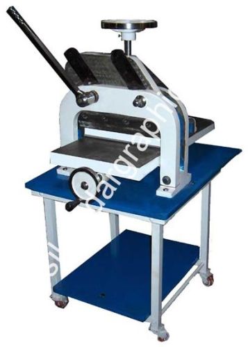 Table Top Paper Cutting Machine