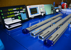 Grating Linear Glass Scale, Brand Name : JIN, Length : 200-1600mm