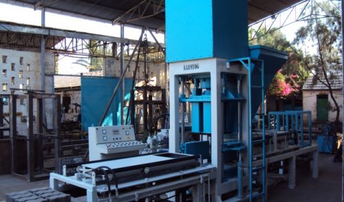 FULLY AUTOMATIC INTERLOCKING PAVERS MAKING MACHINES, Power : 3 PHASE