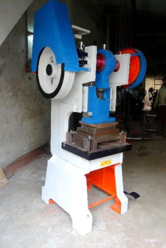 Laminate Sheet Cutting Machine