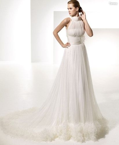 Empire A-line Sweetheart Lace Beading Covered Buttons Wedding Dress