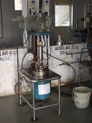 HIGH PRESSURE STIRRED LABORATORY AUTOCLAVE