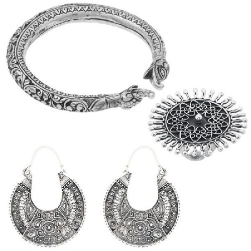 Scalloped Floral Motif Silver Set