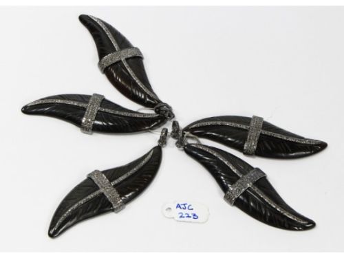 AJC0223 Antique Style Charm