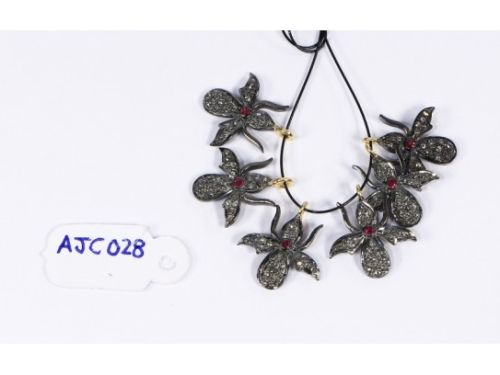AJC028 Antique Style Charm