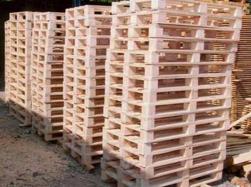 Pine wood pallets